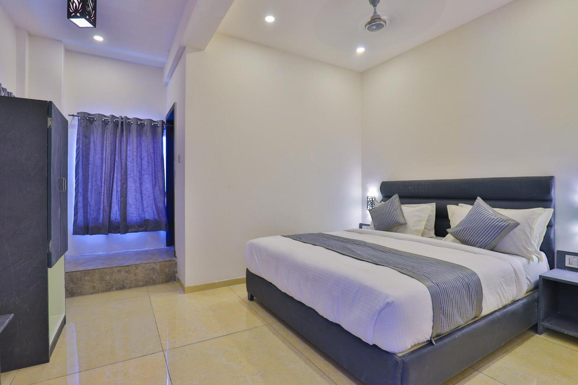 Nova Hotel New Crossroad Rajkot Extérieur photo