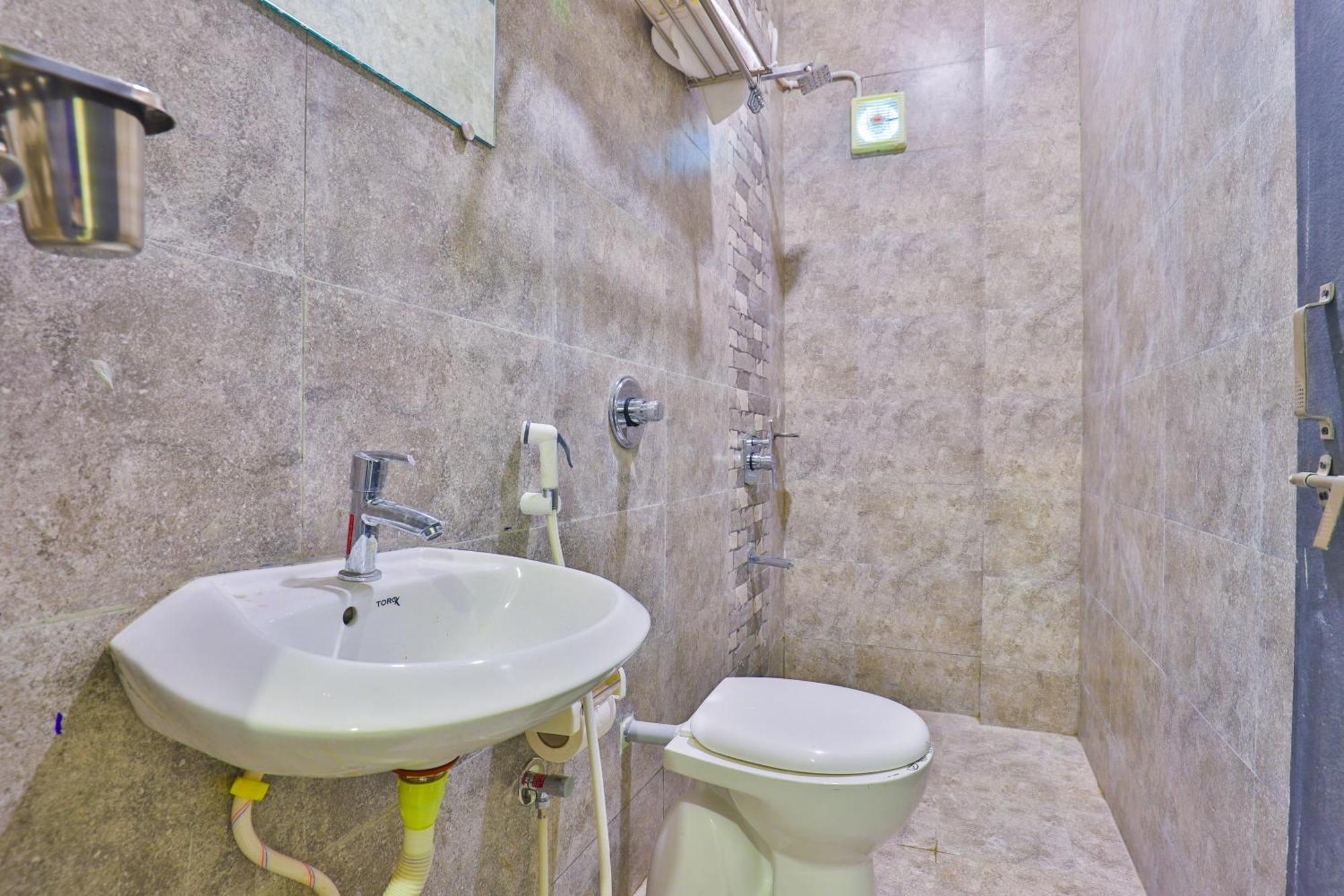 Nova Hotel New Crossroad Rajkot Extérieur photo